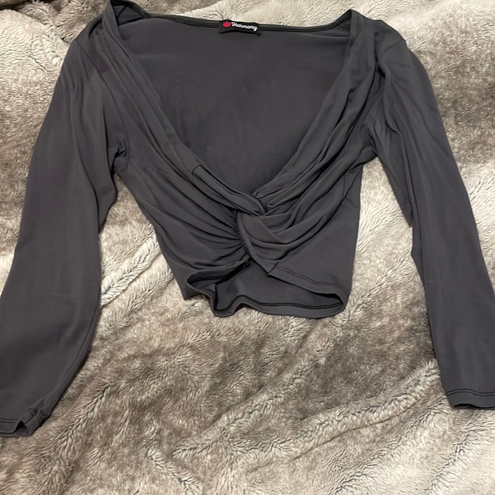 Grey twist front top